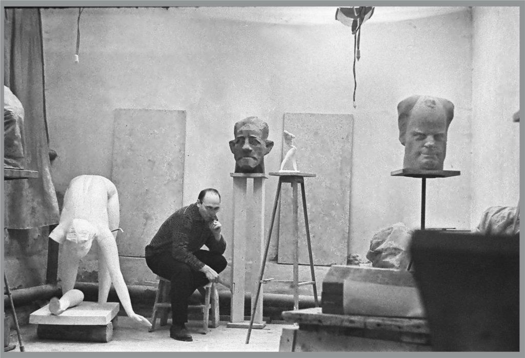 "НАКЛОН" (слева), на фото Роберта Папикьяна, 1966 г.