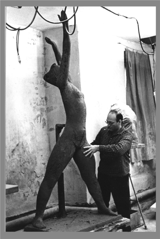 "ВОЗДЕТЫЕ РУКИ" (вариант 3, 0 м), 1966 г., фото Роберта Папикьяна.